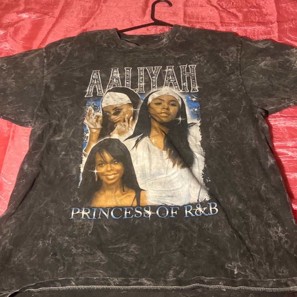 This is a vintage shirt 💎